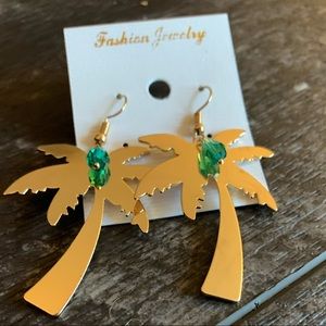 NWT PALM TREE GOLD EARRINGS WITH BEAD